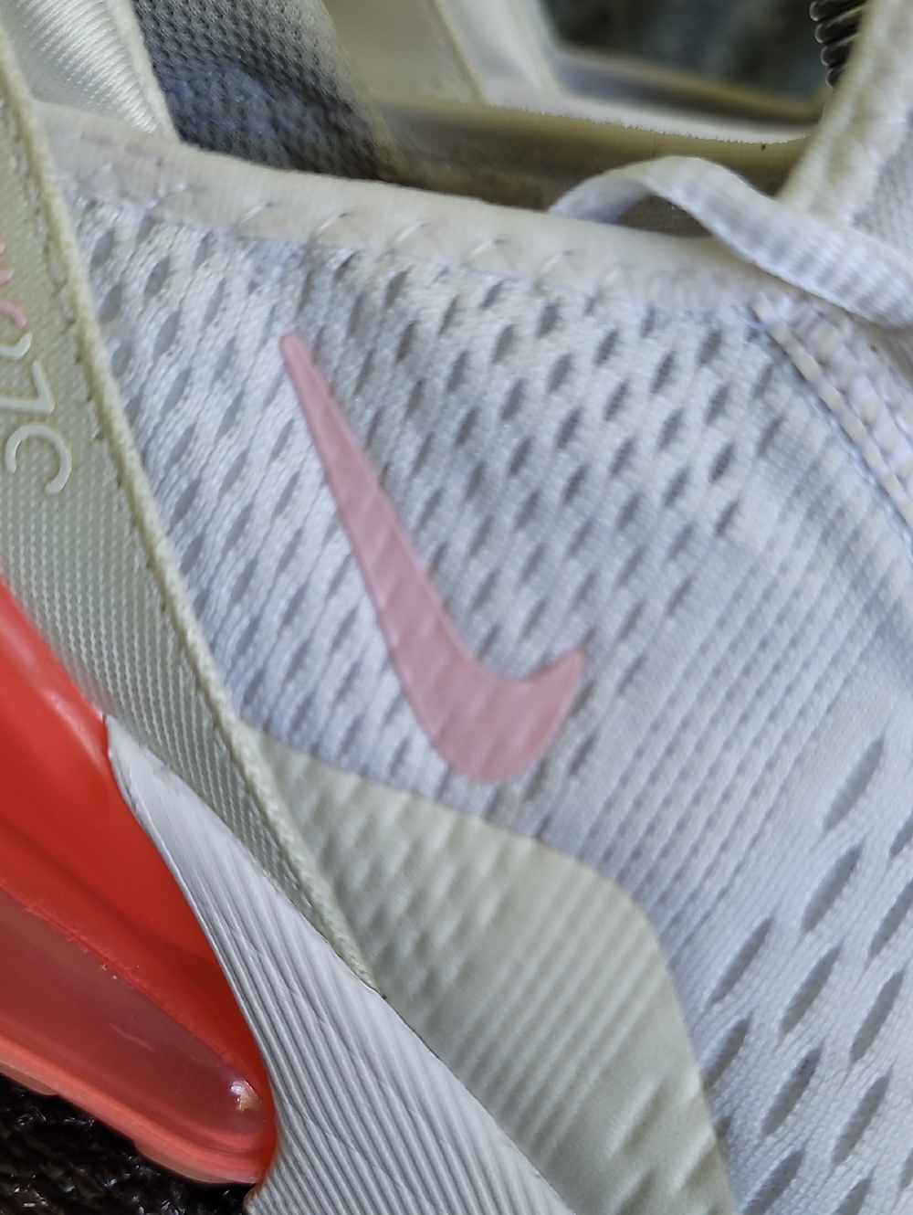Pink Nike Air Max 270 "White Honeydew/Pink Foam/Coral" Wmns 7.5 Great Condition - Picture 4 of 14